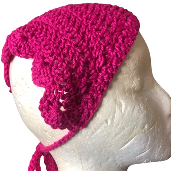 Handmade Crochet Scalloped Edge Open Weave Pink Bandana - Picture 9 of 15